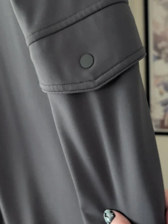 Great Athleta Cargo Joggers!! - Picture 4 of 5